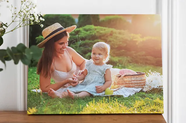 Sommerliches Familienfoto auf Leinwand