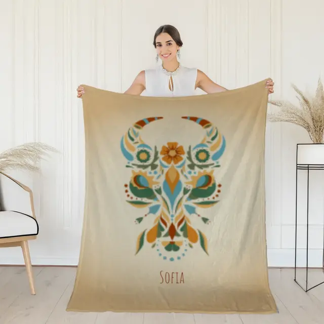 Kuscheldecke 75 x 100 cm Design Sternzeichen Stier floral mit Namen