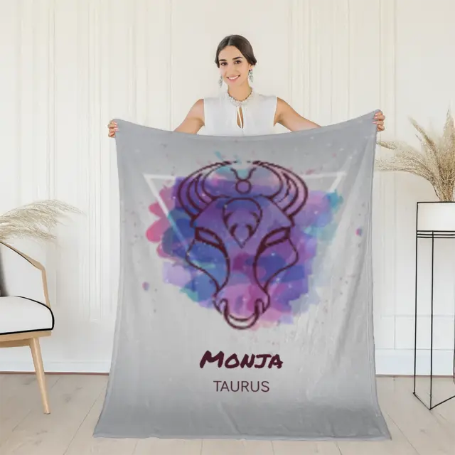 Kuscheldecke 140 x 200 cm Design Sternzeichen Stier Splashes mit Namen