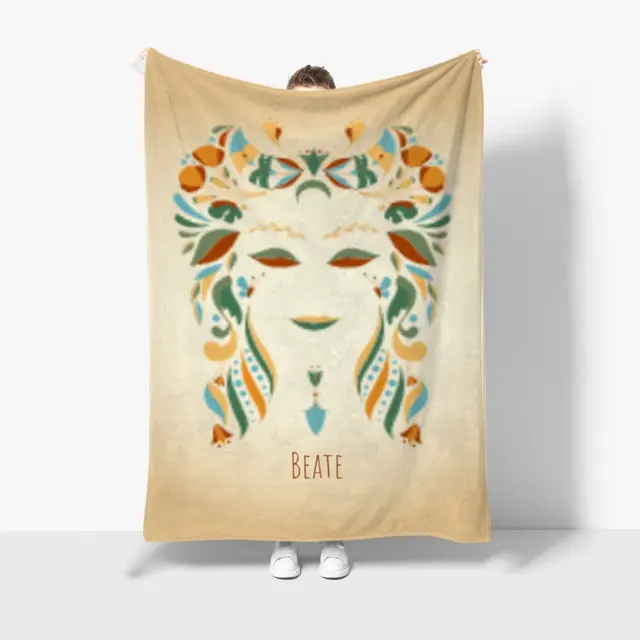 Kuscheldecke 140 x 200 cm Design Sternzeichen Jungfrau floral mit Namen