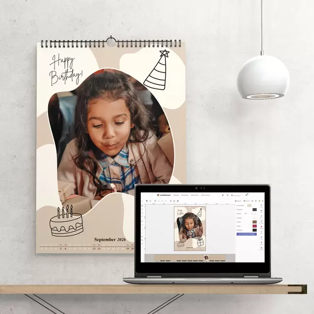 Die Monatskalender gibt es in vielen Formaten von Klein bis Groß.