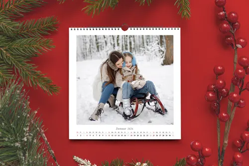 Quadratischer Monatskalender für die Wand als personalisiertes Weihnachtsgeschenk