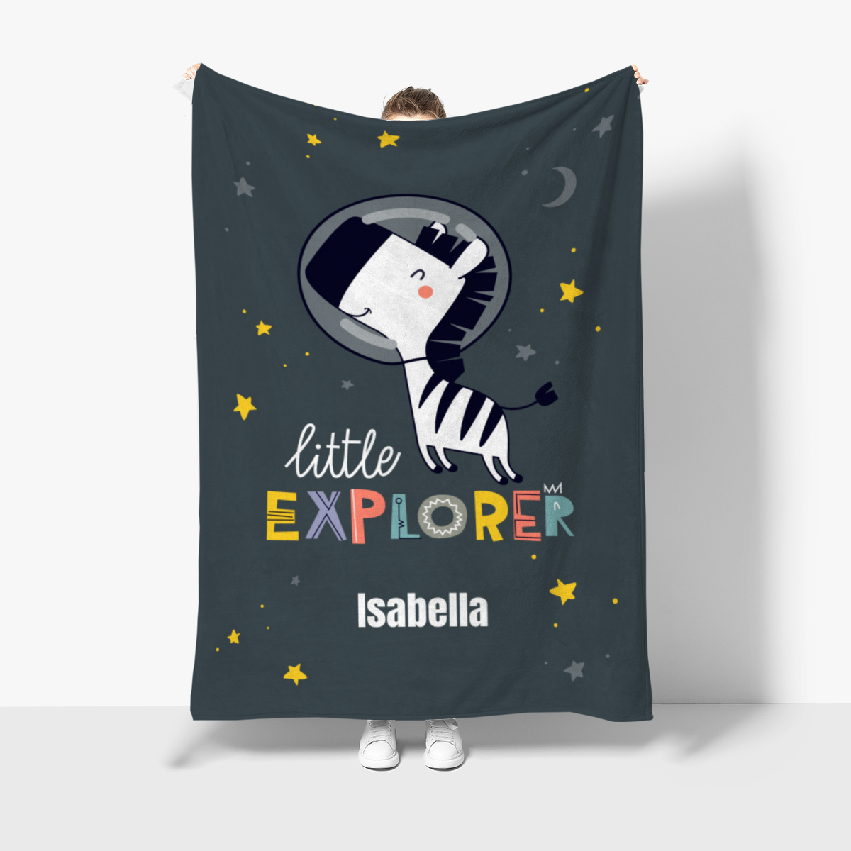 Wohndecke mit Namen personalisierbar, Kuscheldecke, Namensdecke mit niedlichem Tiermotiv, Geschenkidee Geburtstag Motiv Zebra Little Explorer 140 x 200 cm